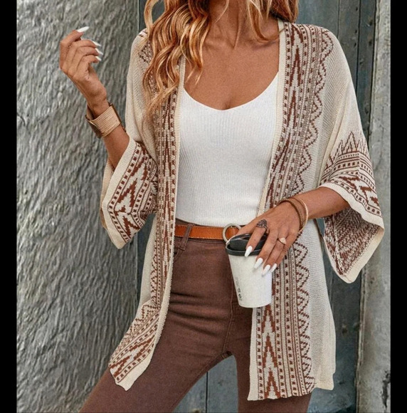 Bohemian Style Geometric Pattern Flare Sleeve Contrast Color Cardigan - Picture 3 of 6
